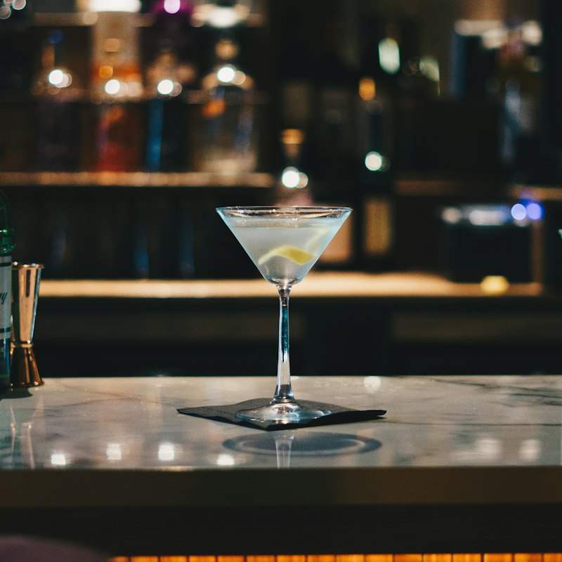 Martini na šanku uveče
